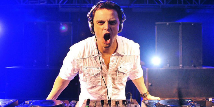 DJ Markus Schulz alleged of using ghost producers, Schulz currently on world tour
