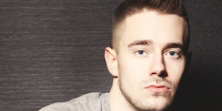 Openly gay singer/songwriter Chris Crocker might be dating again. Rumors of a secret boyfriend!!