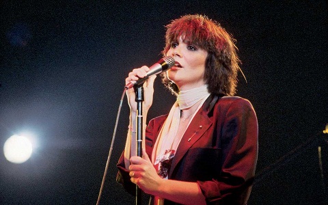 Singer Linda Ronstadt,