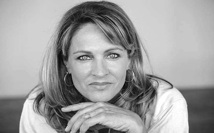 Does actress Jessica Steen, age 49, ever plan on getting married??