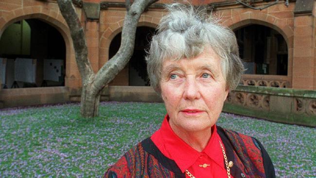 Dame Leonie Kramer dies at 91.