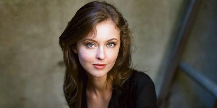 Is Katharine Isabelle married? Is she dating anyone?