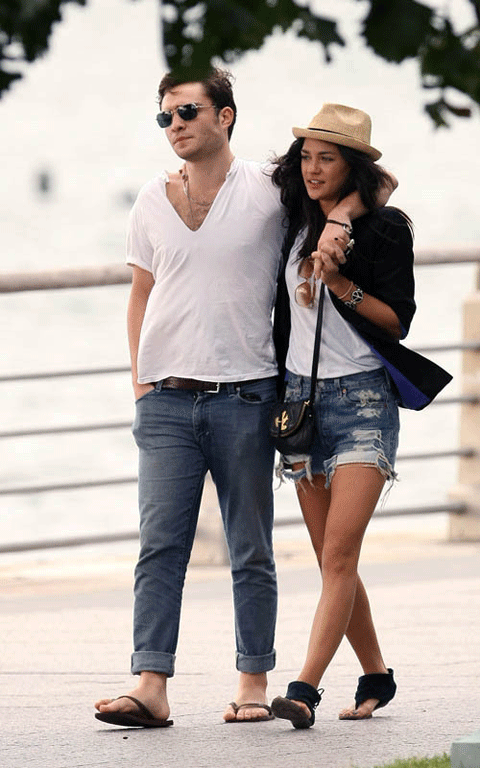 Jessica Szohr and Ed Westwick 