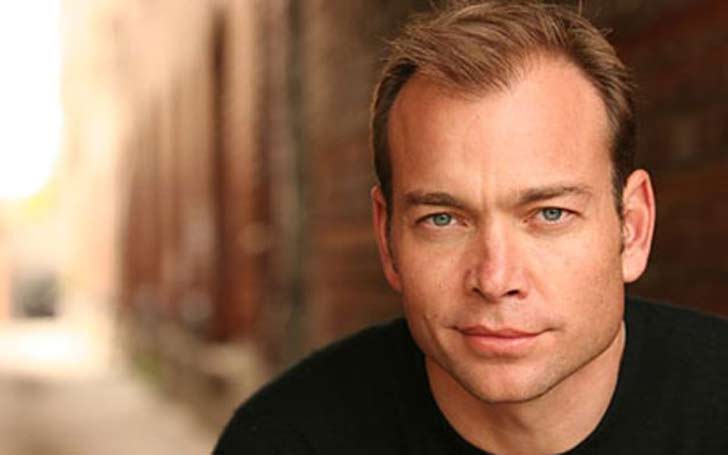 who is Jonathan Breck dating? What does he look for in a girlfriend? 