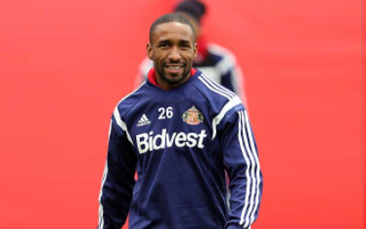 Jermain Defoe says that fan support is 'unbelievable.' 